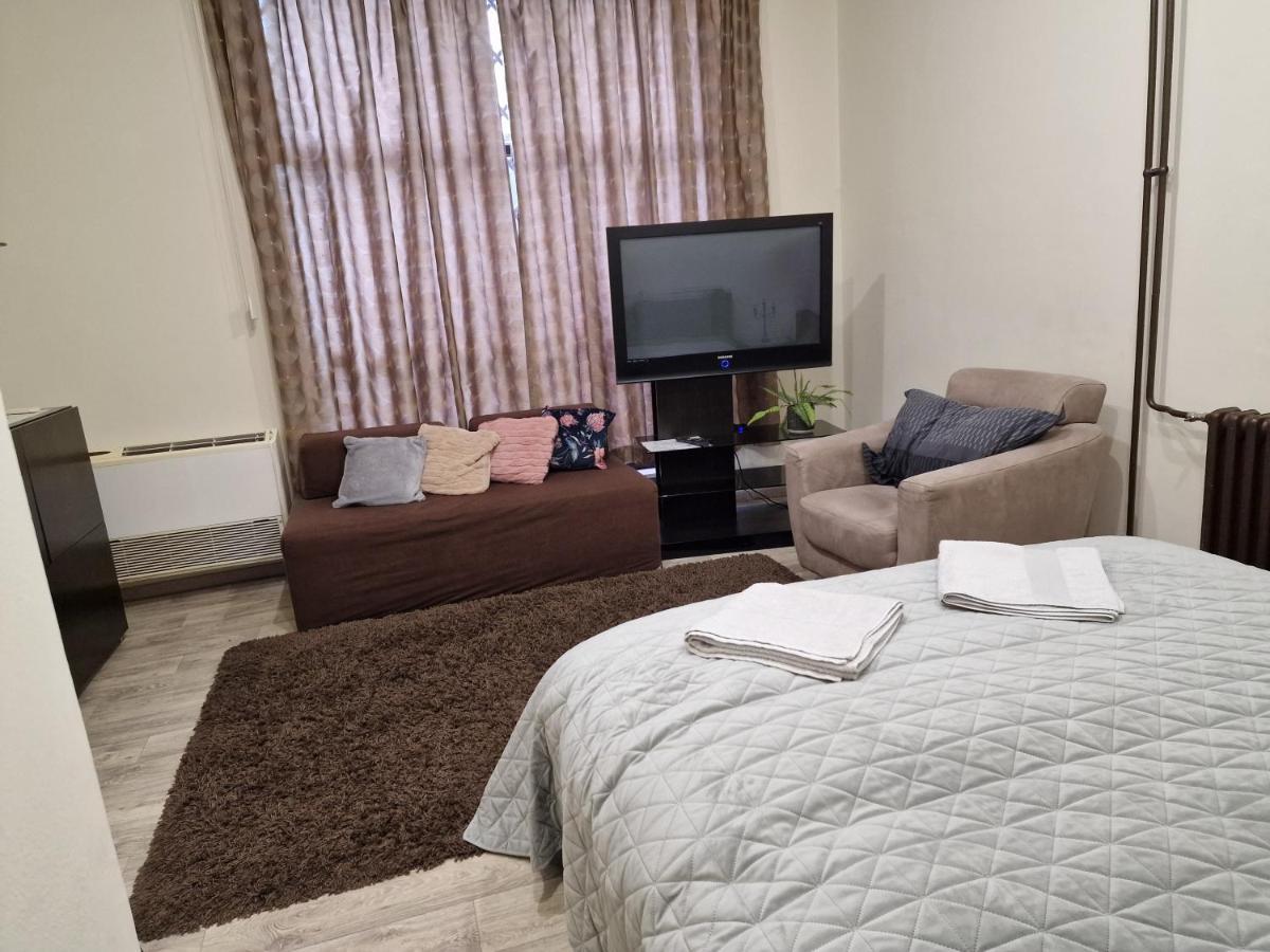 Ferienwohnung Bg Smart Belgrad Exterior foto